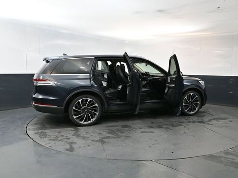 Used 2021 Lincoln Aviator Reserve w/ Equipment Group 202A AWD/4WD image 25