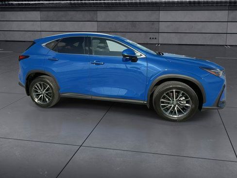 Certified 2025 Lexus NX 250 FWD w/ Accessory Package (Z2) image 9