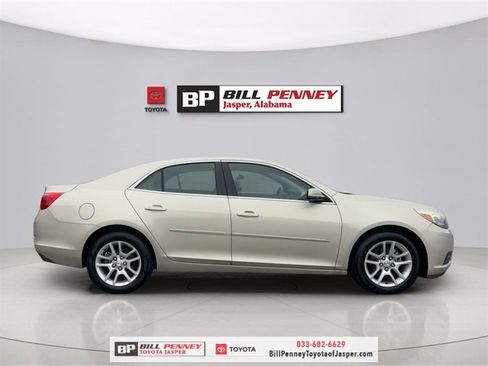 Used 2015 Chevrolet Malibu LT w/ Power Convenience Package image 6