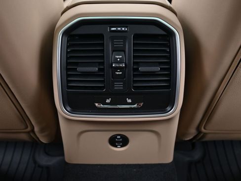 New 2026 Porsche Macan Turbo image 8