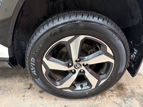 Used 2023 Toyota RAV4 SE w/ Weather & Moonroof Package image 7