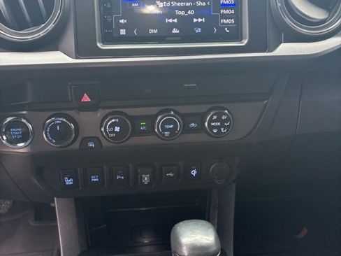 Used 2020 Toyota Tacoma TRD Off-Road image 15