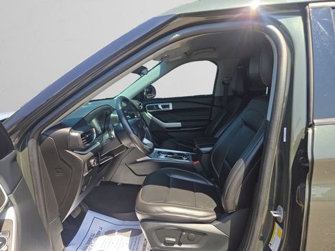 Used 2023 Ford Explorer XLT w/ Equipment Group 202A AWD/4WD image 11