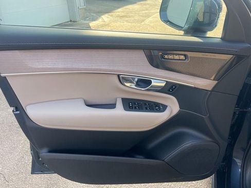 New 2026 Volvo XC90 B6 Plus w/ Protection Package Premier AWD/4WD image 23