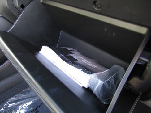 Used 2022 GMC Yukon XL SLE image 29