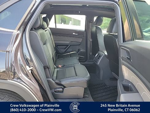 Certified 2023 Volkswagen Atlas Cross Sport SE w/ Panoramic Sunroof Package AWD/4WD image 15