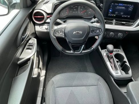 Used 2025 Chevrolet Trax RS w/ Driver Confidence Package FWD image 10