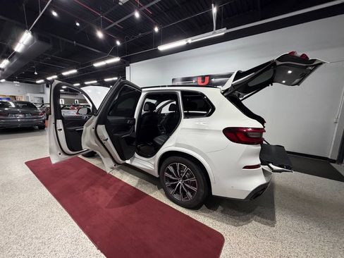 Used 2021 BMW X5 xDrive40i w/ M Sport Package AWD/4WD image 56
