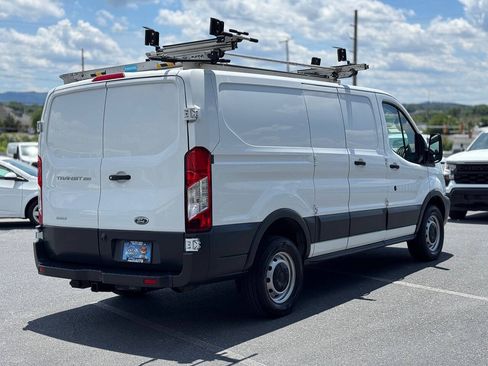 Used 2018 Ford Transit 250 130 Low Roof RWD image 4