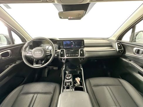 Used 2023 Kia Sorento EX AWD/4WD image 3