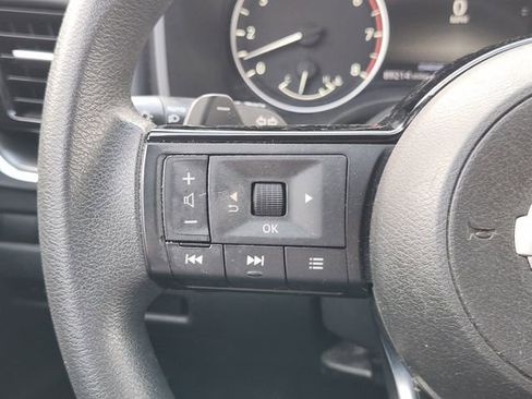 Used 2021 Nissan Rogue SV image 20