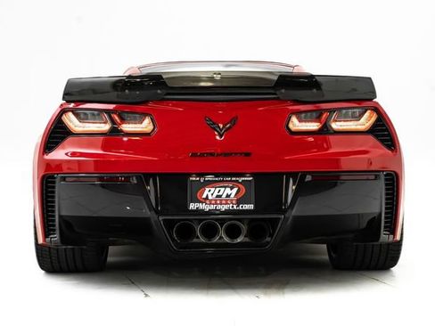 Used 2015 Chevrolet Corvette Z06 w/ 3LZ Preferred Equipment Group image 3
