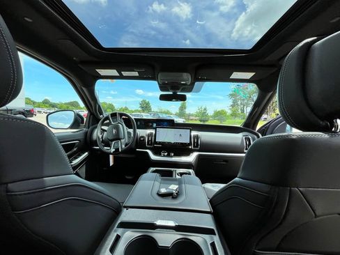 New 2026 Ford Expedition Max Platinum AWD/4WD image 13