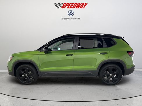 New 2025 Volkswagen Taos SE image 4