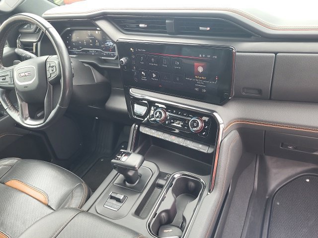 Used 2023 GMC Sierra 1500 AT4 w/ AT4 Preferred Package AWD/4WD image 3
