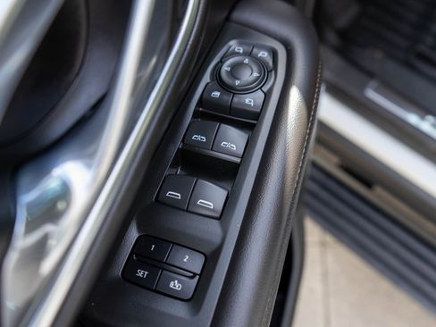 Used 2022 GMC Yukon XL AT4 w/ AT4 Premium Plus Package image 21