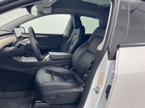 Used 2023 Tesla Model Y Long Range image 14