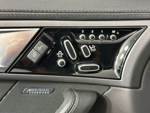 Used 2017 Jaguar F-TYPE S image 7