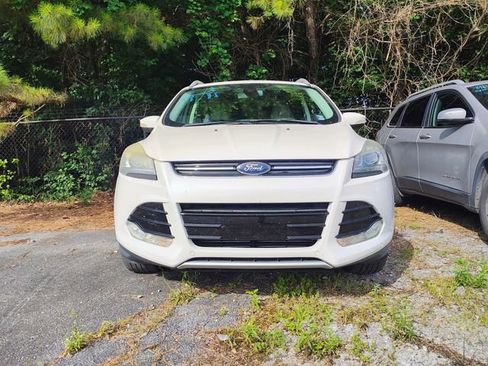 Used 2014 Ford Escape Titanium w/ Equipment Group 401A FWD image 2