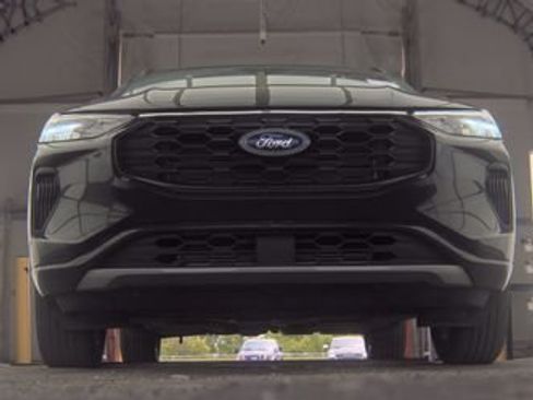 Used 2024 Ford Escape ST-Line w/ Tech Pack #1 AWD/4WD image 3