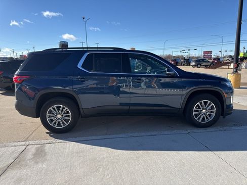 Used 2023 Chevrolet Traverse LT image 7