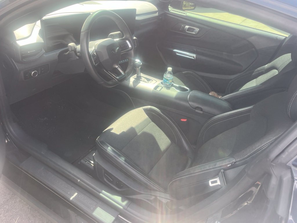 Used 2024 Ford Mustang Coupe RWD image 5