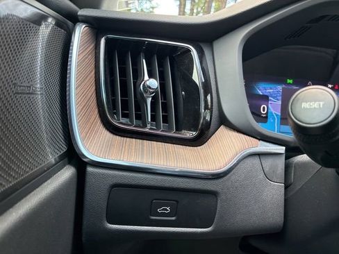 Used 2023 Volvo XC60 B5 Plus w/ Climate Package FWD image 26