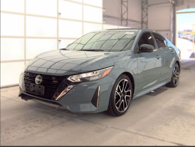 Used 2025 Nissan Sentra SR w/ SR Premium Package FWD image 1