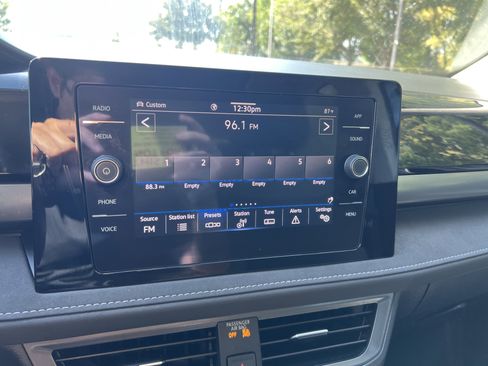 Certified 2025 Volkswagen Taos SE image 27