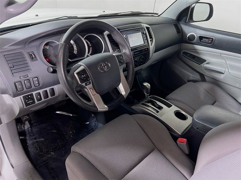 Used 2015 Toyota Tacoma PreRunner image 10