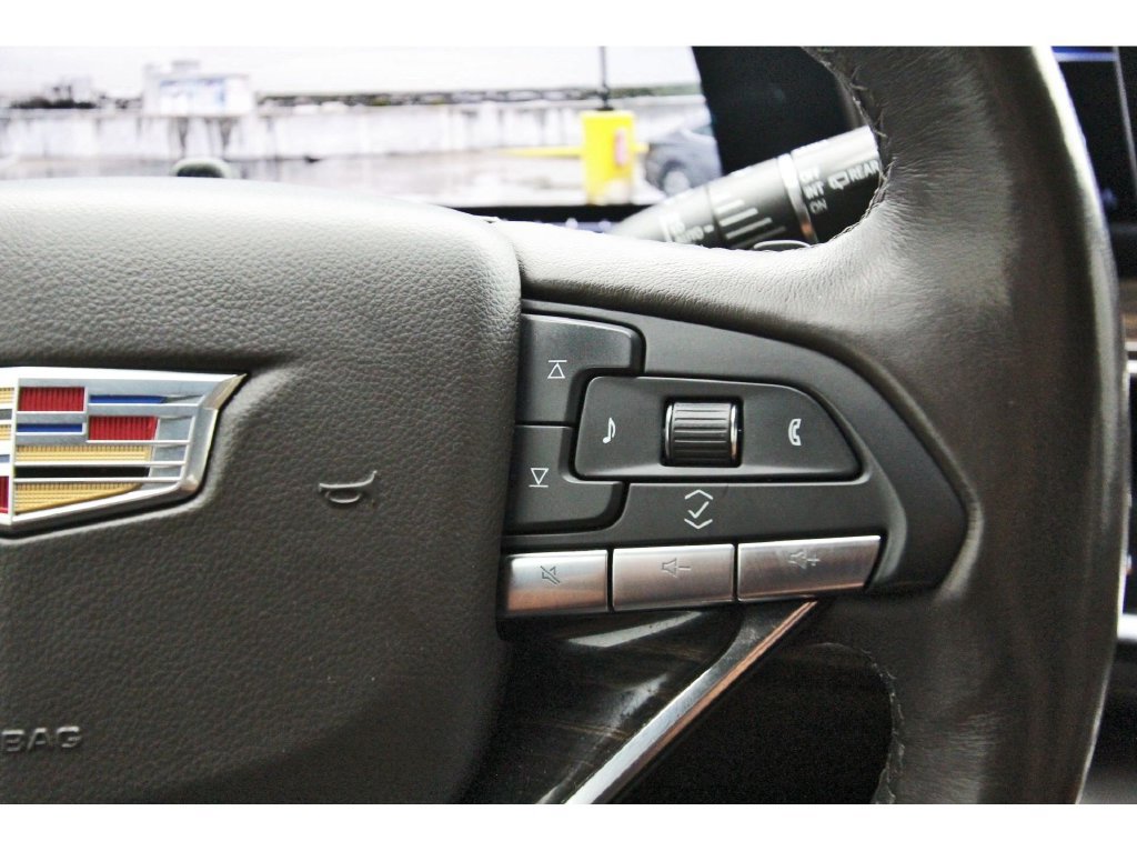 Used 2022 Cadillac Escalade Premium Luxury w/ Performance Package RWD image 17