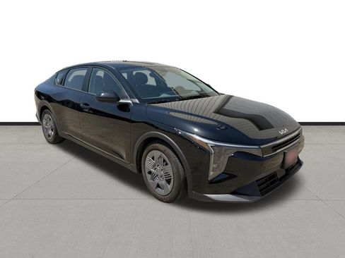 Used 2025 Kia K4 FWD image 3