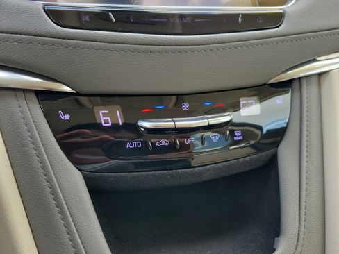 Used 2019 Cadillac XT5 Luxury image 26