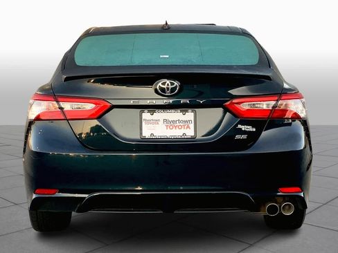 Used 2020 Toyota Camry SE image 5