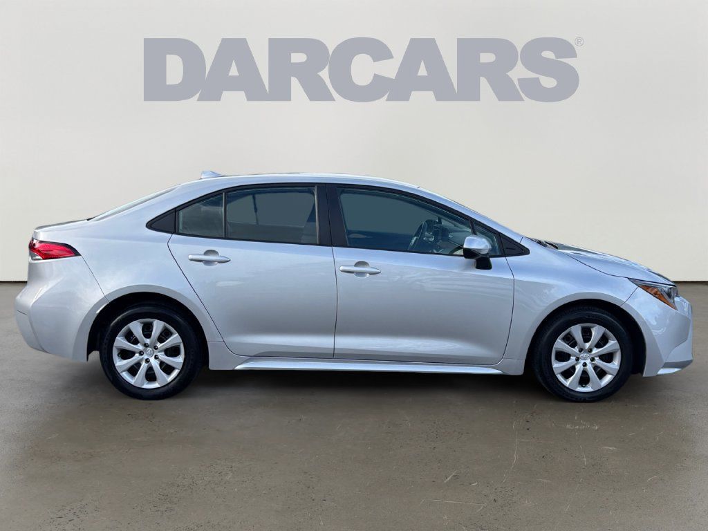 Used 2024 Toyota Corolla LE FWD image 8