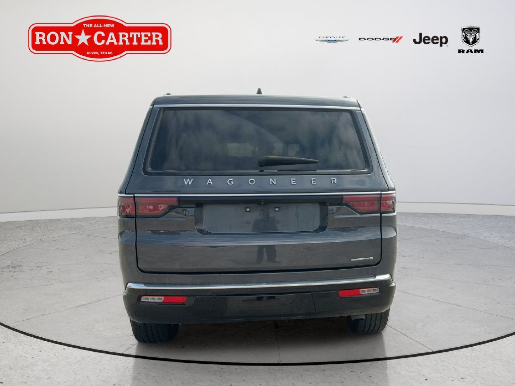 Used 2024 Jeep Wagoneer Series II w/ Flexible Seating Group RWD image 5