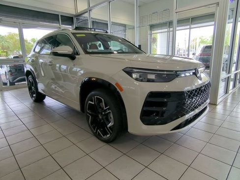 New 2026 Volkswagen Tiguan SEL R-Line image 2