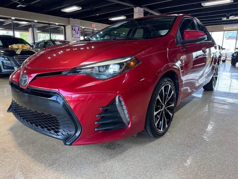 Used 2019 Toyota Corolla SE FWD image 2