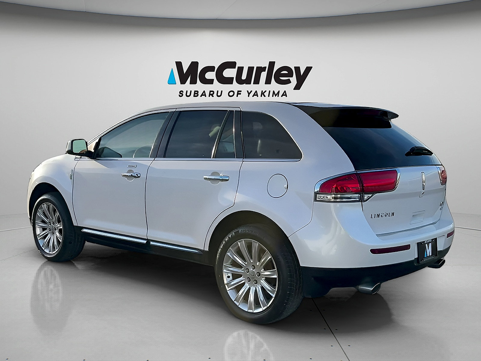 Used 2011 Lincoln MKX AWD w/ 102A Rapid Spec Order Code image 4