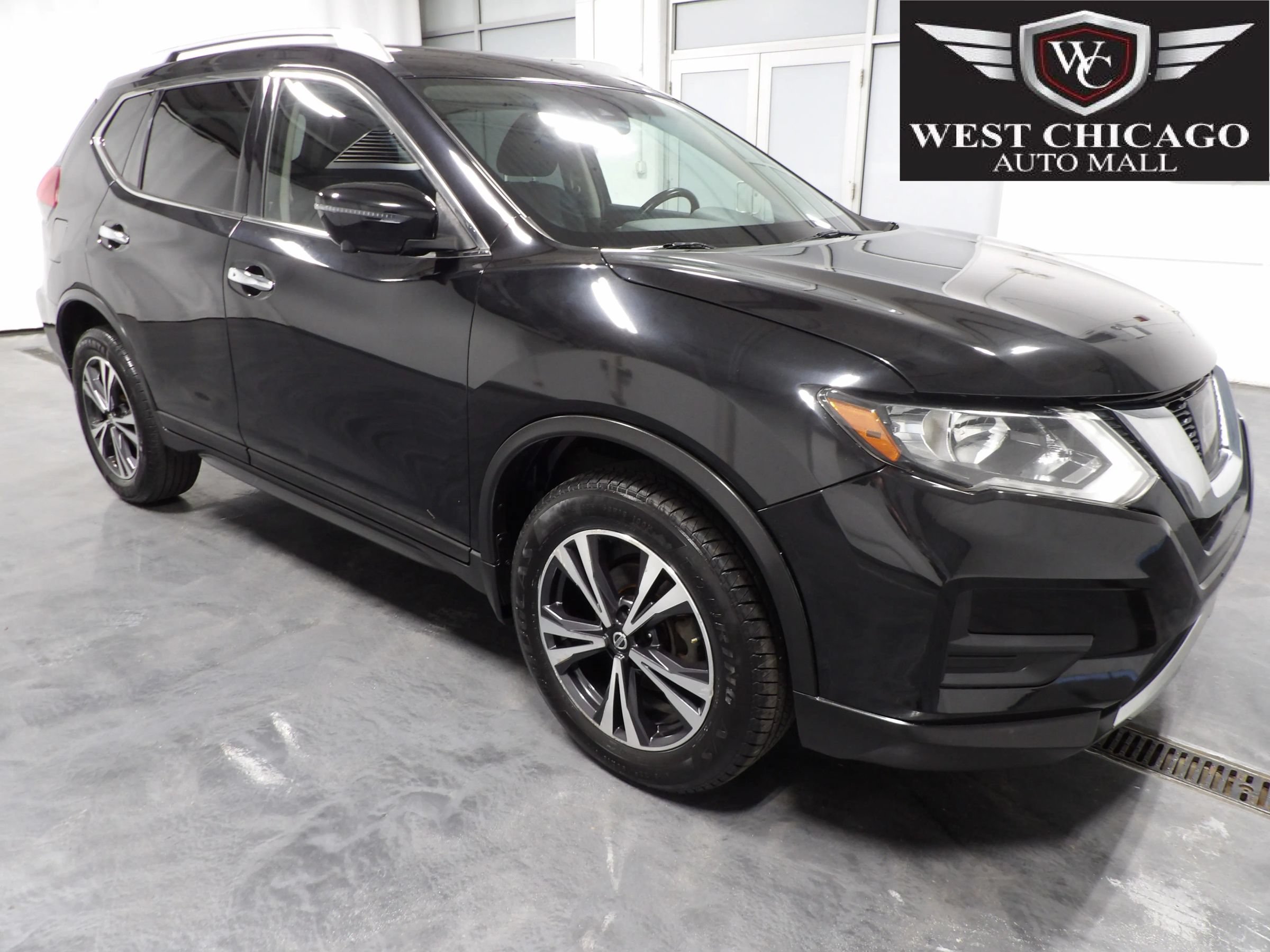 Used 2019 Nissan Rogue SV w/ Premium Package AWD/4WD image 1