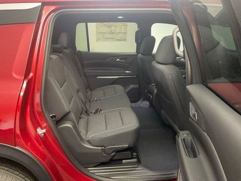 New 2026 Chevrolet Traverse LT w/ Sun and Wheel Package FWD image 26