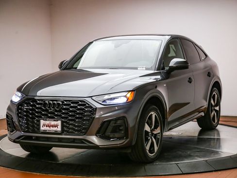 Used 2022 Audi Q5 2.0T Premium Plus w/ Premium Plus Package AWD/4WD image 2