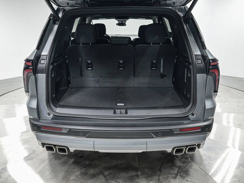 Used 2024 Chevrolet Traverse LS FWD image 6