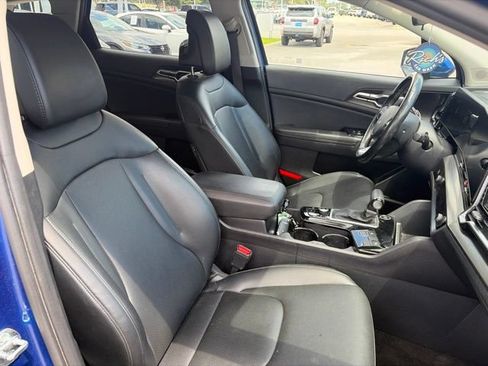 Used 2024 Kia Sportage EX FWD image 13