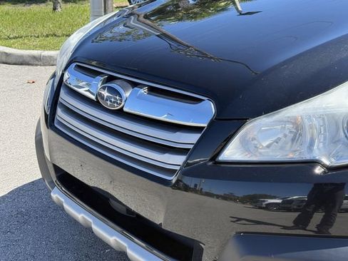 Used 2013 Subaru Outback 2.5i Limited w/ Moonroof Pkg image 6