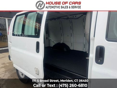 Used 2017 Chevrolet Express 3500 RWD image 23