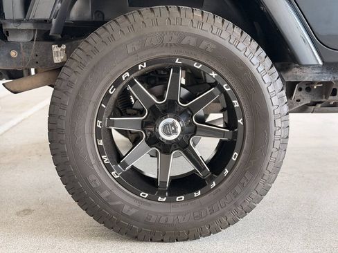 Used 2014 Jeep Wrangler Unlimited Sahara AWD/4WD image 36