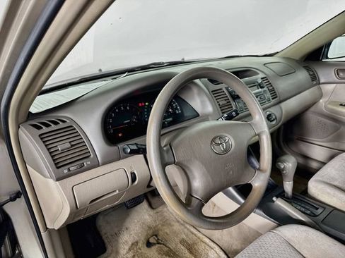 Used 2004 Toyota Camry LE FWD image 12