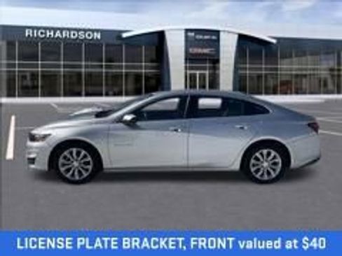 Used 2022 Chevrolet Malibu LT image 2