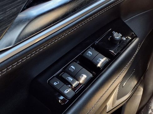 Used 2024 Jeep Wagoneer L Series II image 19